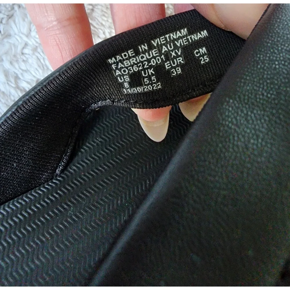 Nike Bella Kai Thong Black Women Flip Flops Sandals US 8